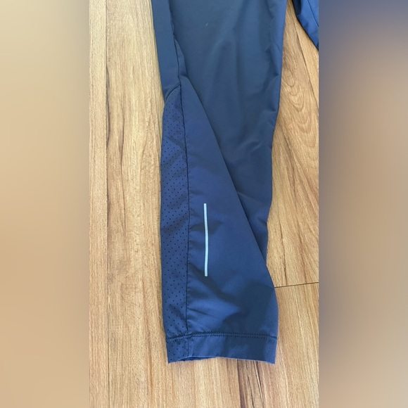 Nike Men’s Dry- Fit - Picture 8 of 9